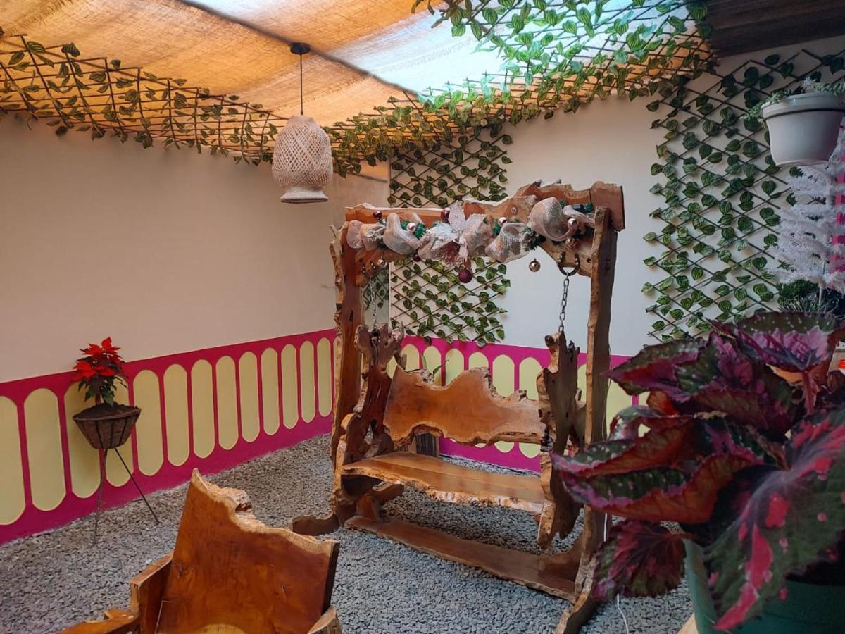 Hostal Casa Madrigal Hotell Filandia Eksteriør bilde