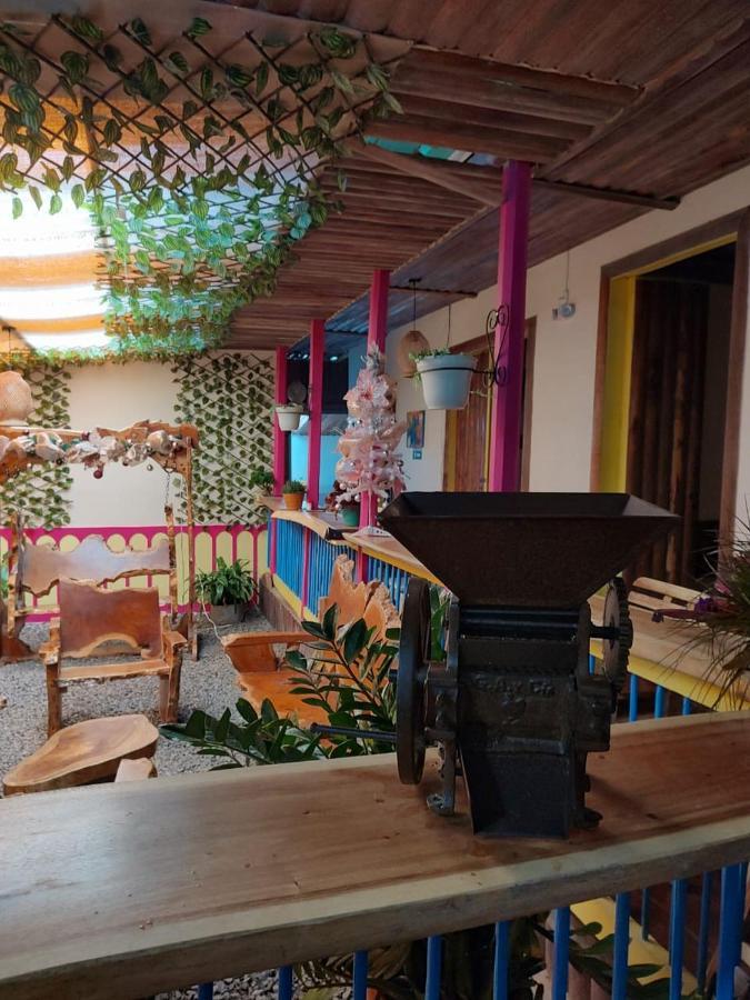 Hostal Casa Madrigal Hotell Filandia Eksteriør bilde